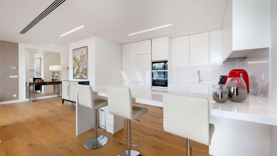 Apartamento T3 para Venda em Quarteira Foto 3