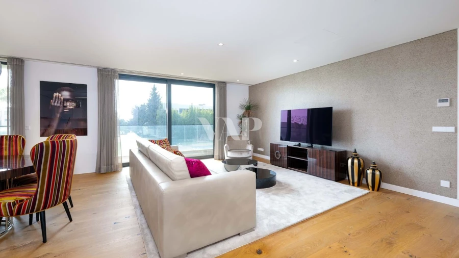 Apartamento T3 para Venda em Quarteira Foto 6