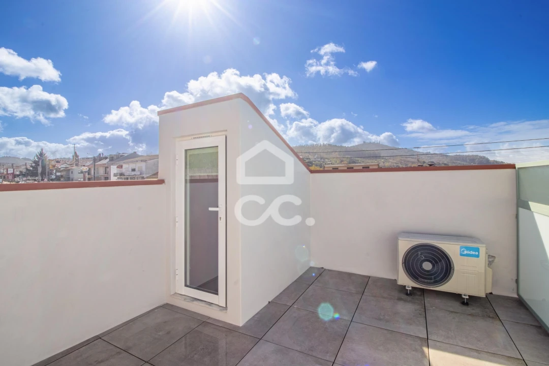 Moradia para Venda em Mesão Frio Foto 11