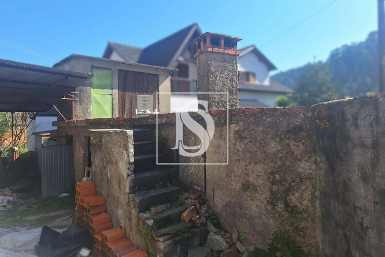 Moradia T2 para Venda em Trezoi Foto 6