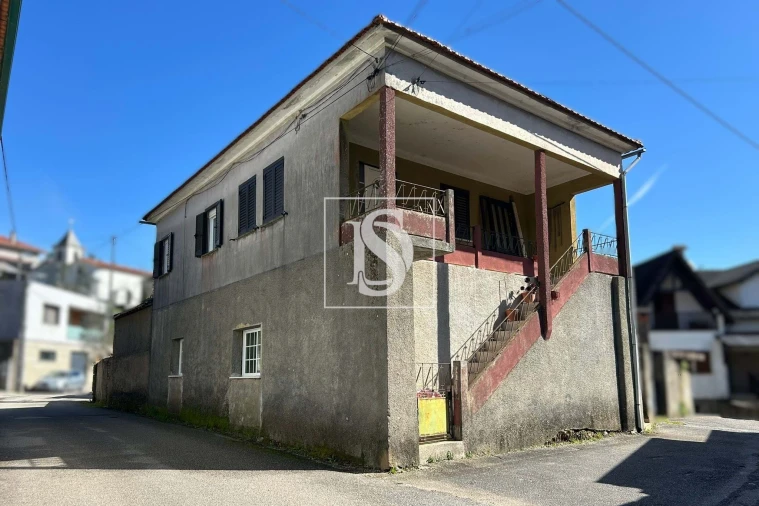 Moradia T2 para Venda em Trezoi Foto 1