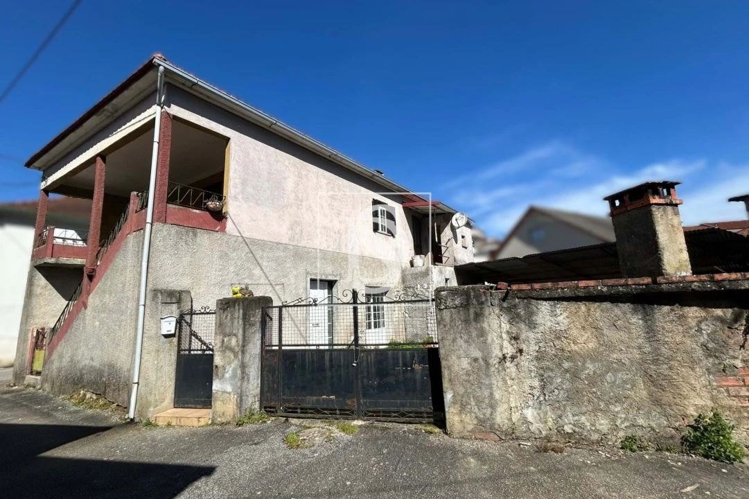 Moradia T2 para Venda em Trezoi Foto 2