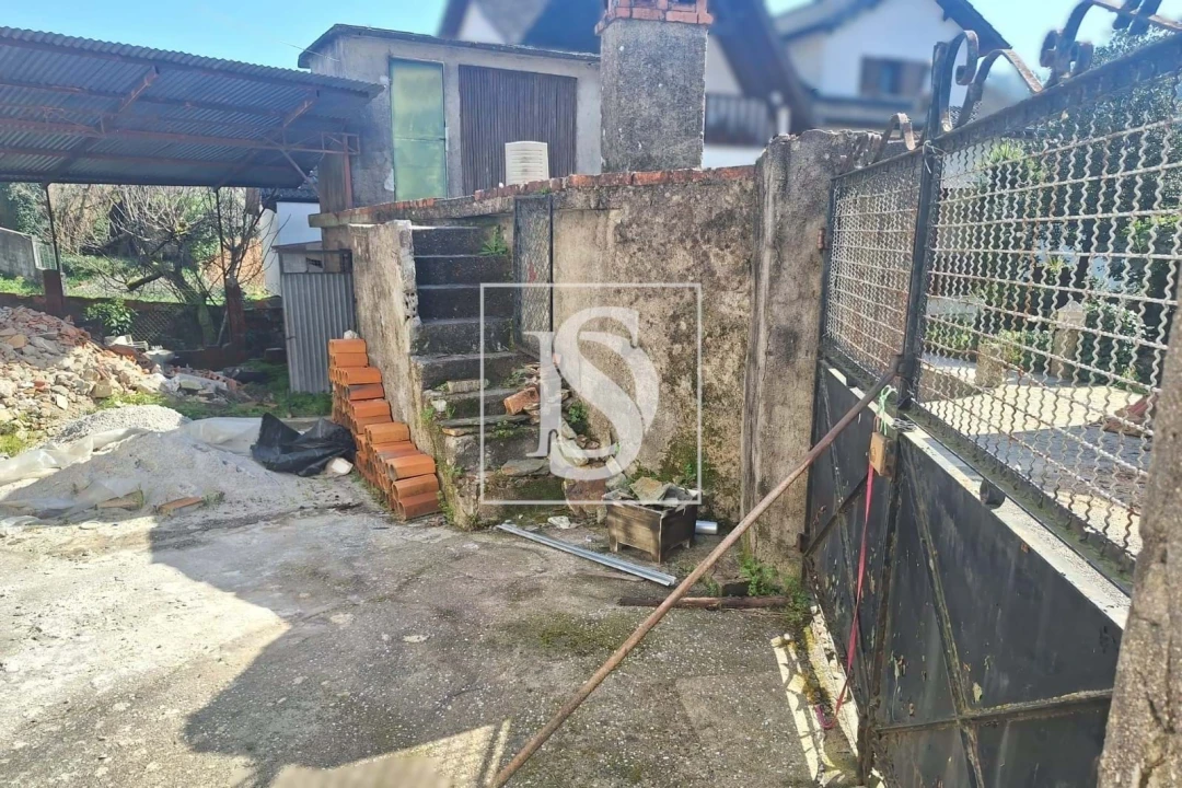 Moradia T2 para Venda em Trezoi Foto 21