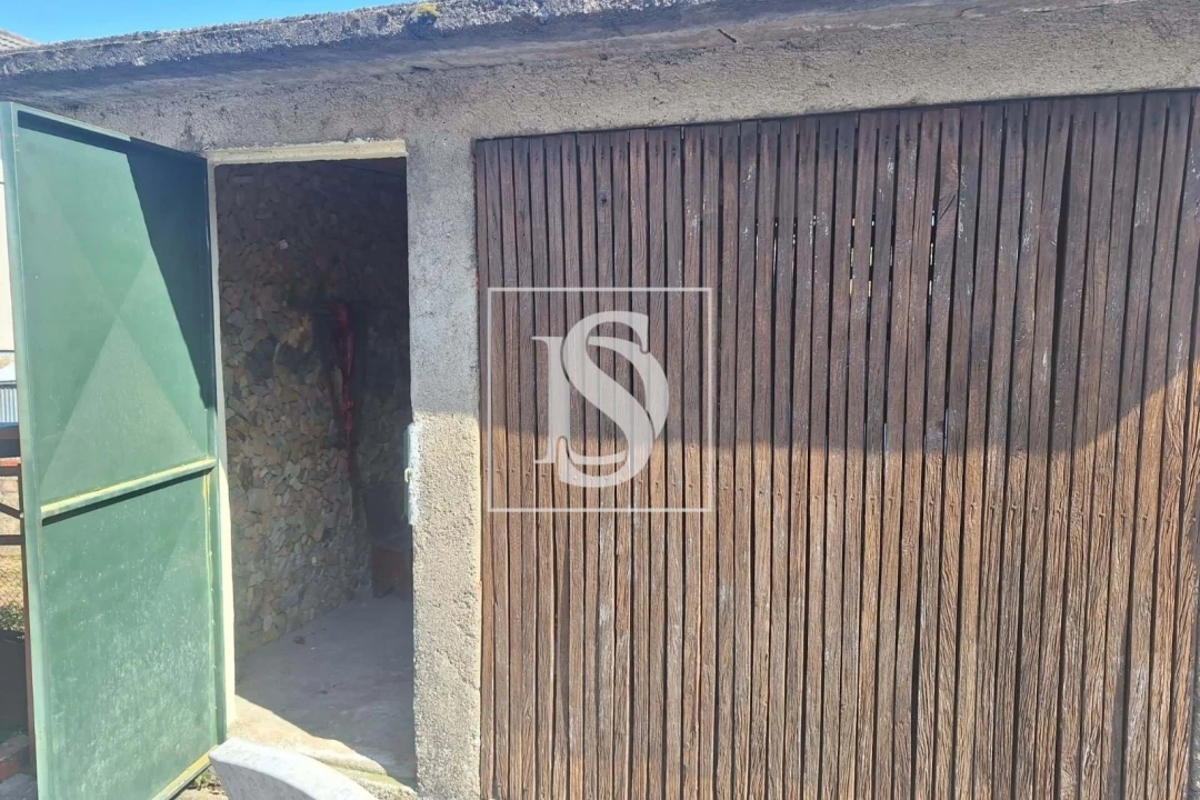 Moradia T2 para Venda em Trezoi Foto 22