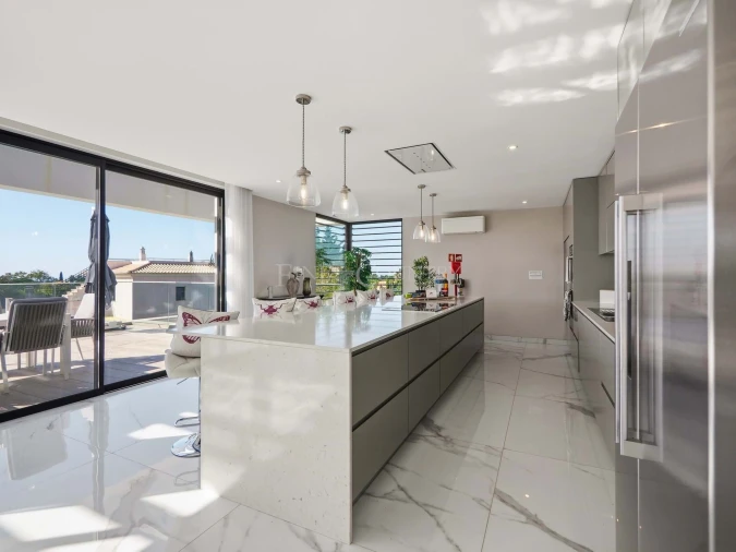 Moradia T4 para Venda em Lagoa e Carvoeiro Foto 12