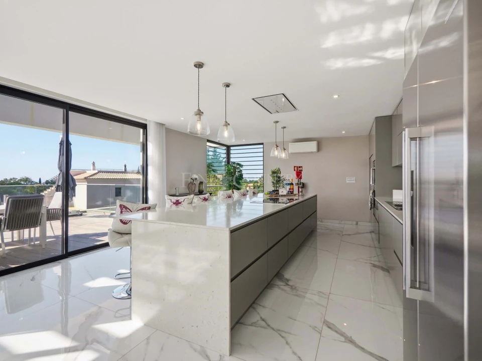 Moradia T4 para Venda em Lagoa e Carvoeiro Foto 12