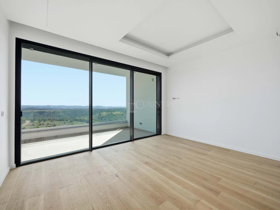 Moradia T4 para Venda em Monchique Foto 3