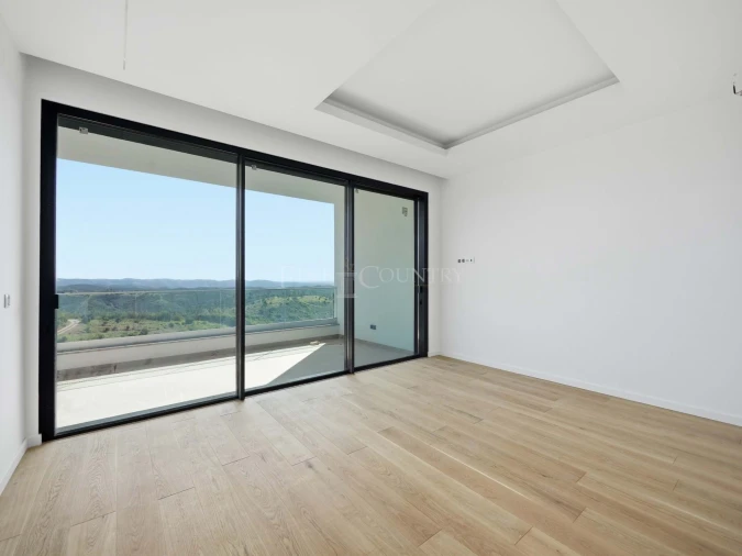 Moradia T4 para Venda em Monchique Foto 3