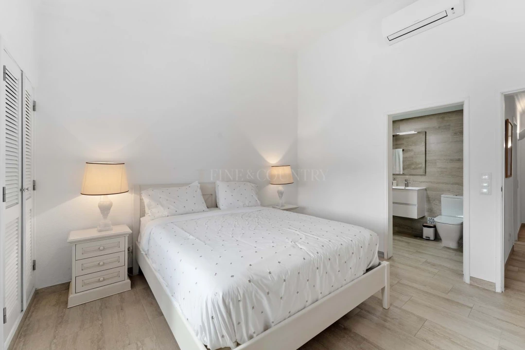 Moradia T3 para Venda em Almancil Foto 14