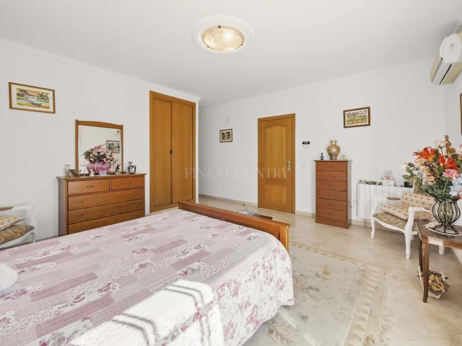 Moradia T4 para Venda em Lagoa e Carvoeiro Foto 30