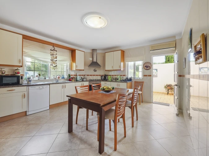 Moradia T4 para Venda em Lagoa e Carvoeiro Foto 11