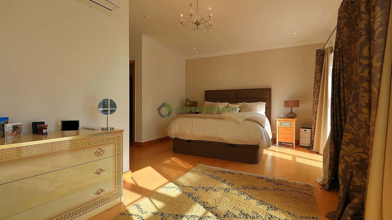 Moradia T4 para Venda em Quarteira Foto 34