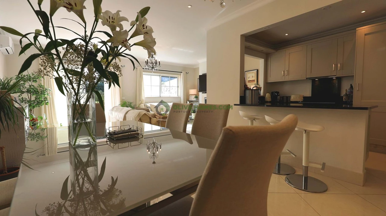 Moradia T4 para Venda em Quarteira Foto 13