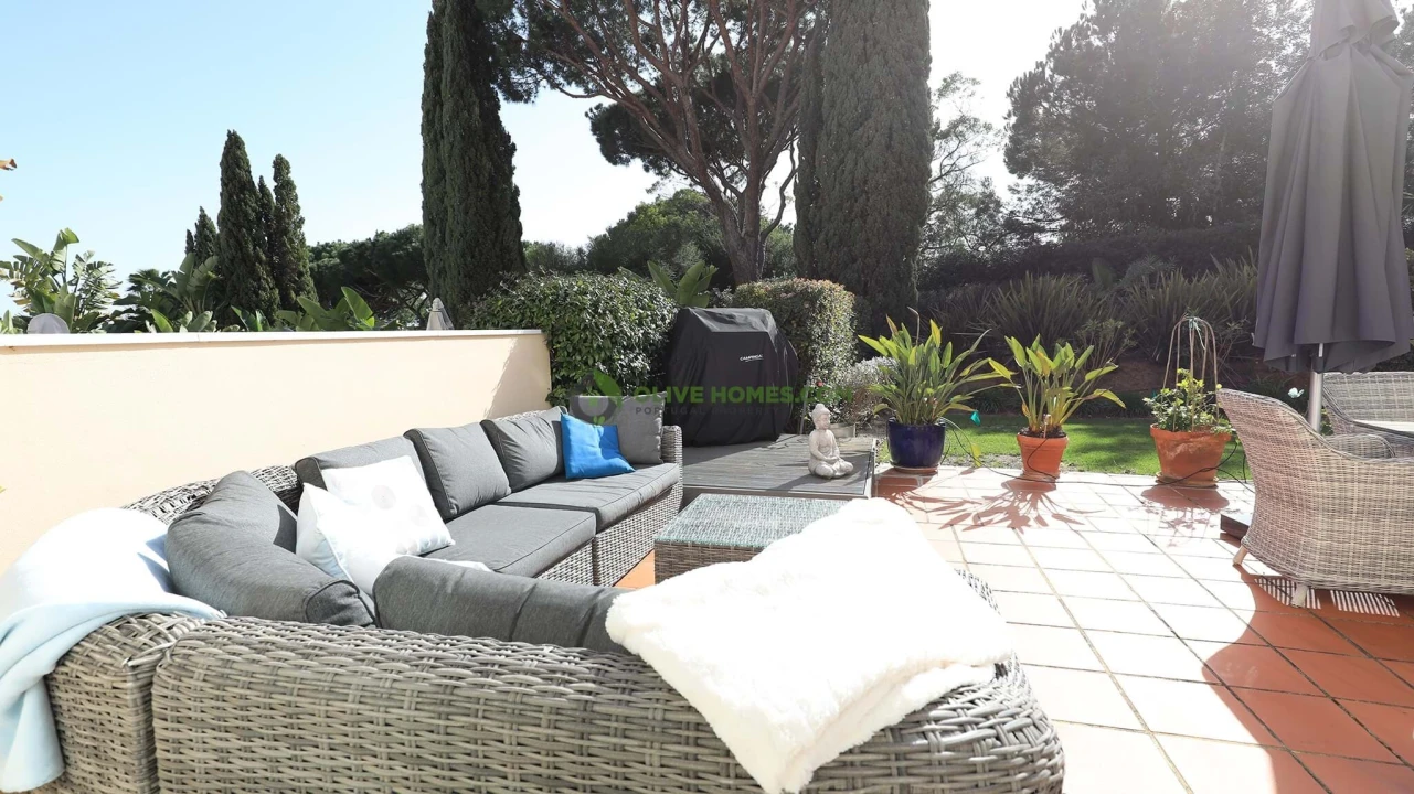 Moradia T4 para Venda em Quarteira Foto 18