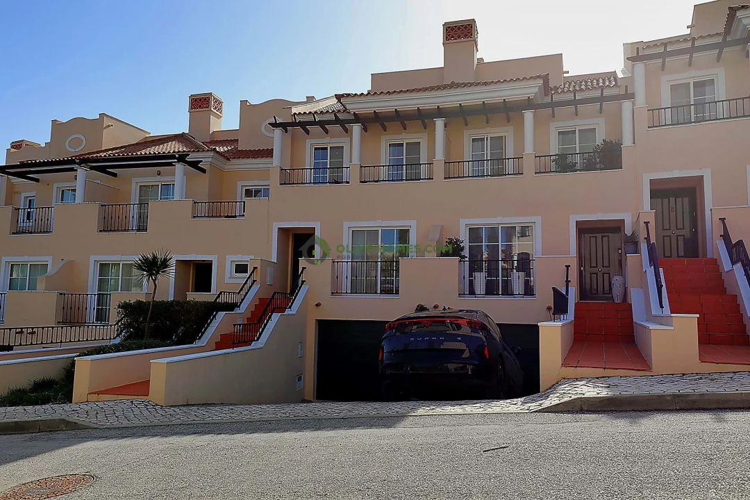 Moradia T4 para Venda em Quarteira Foto 2