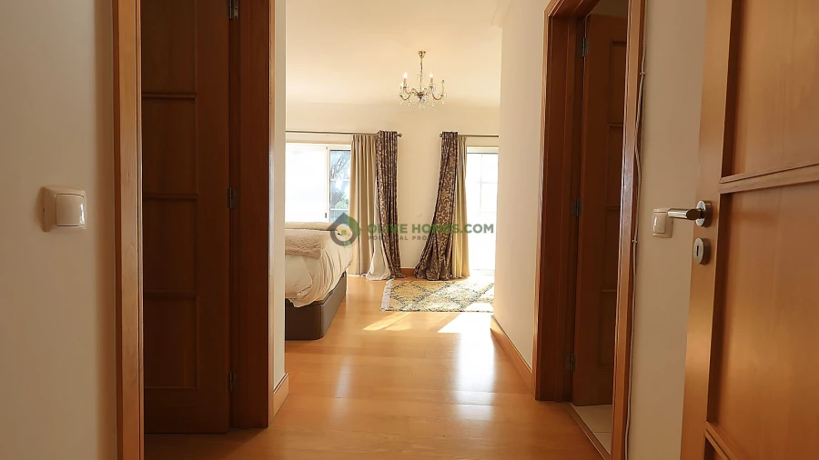 Moradia T4 para Venda em Quarteira Foto 30