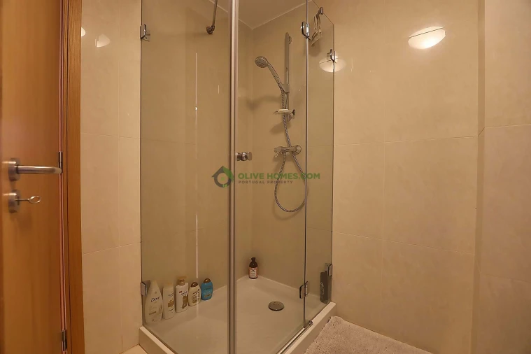 Moradia T4 para Venda em Quarteira Foto 25