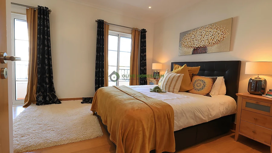 Moradia T4 para Venda em Quarteira Foto 26