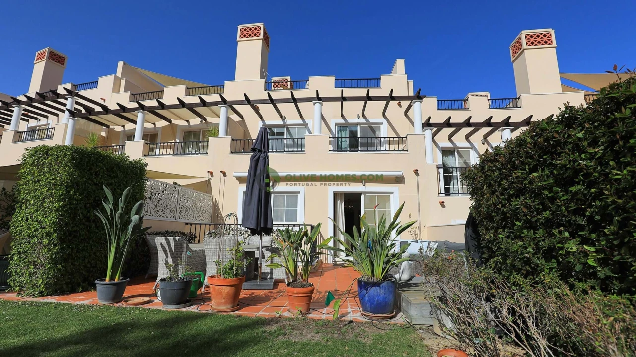 Moradia T4 para Venda em Quarteira Foto 1