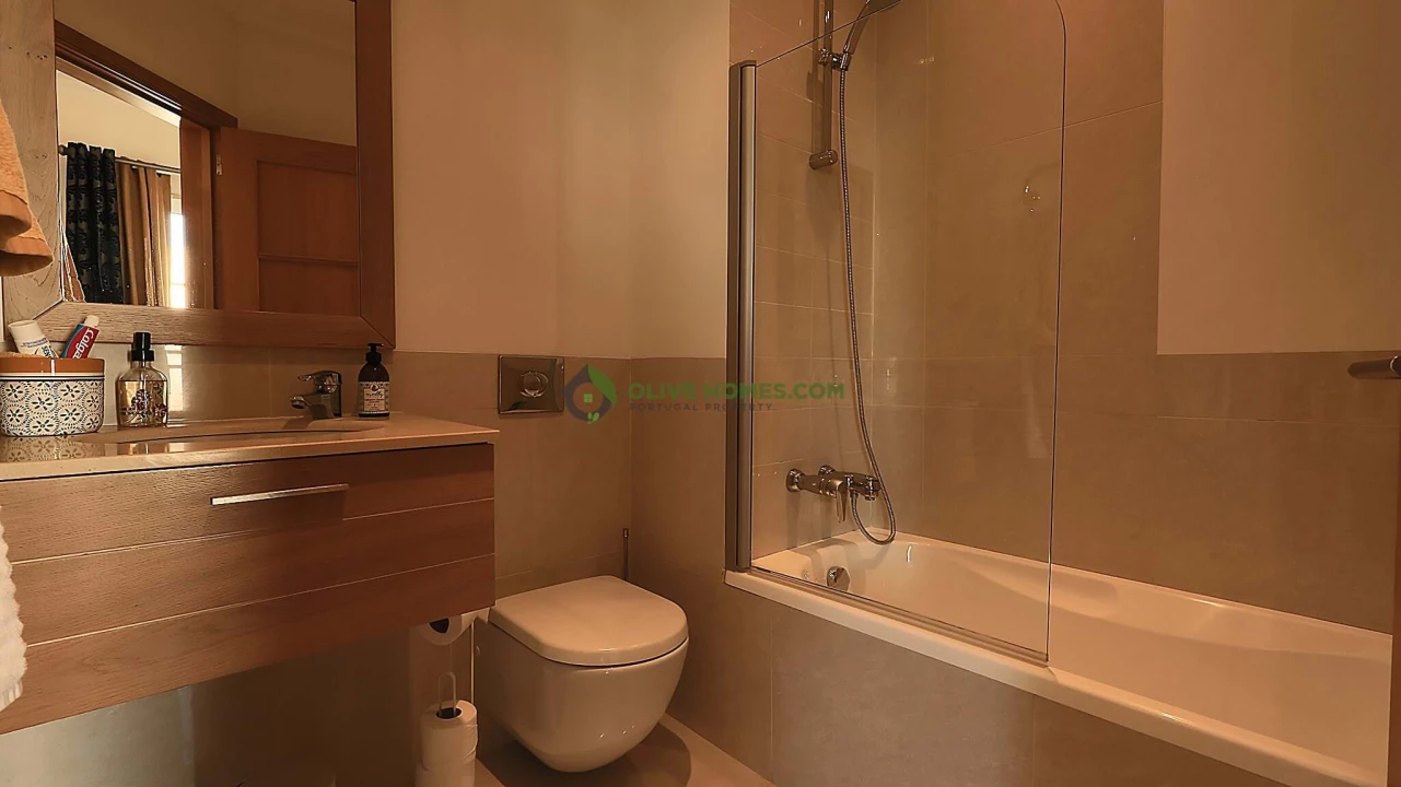 Moradia T4 para Venda em Quarteira Foto 29