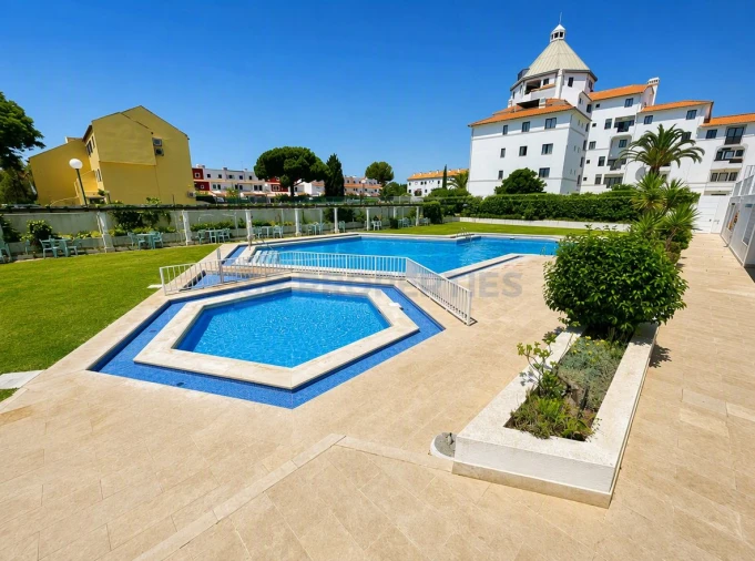 Apartamento T2 para Venda em Quarteira Foto 23