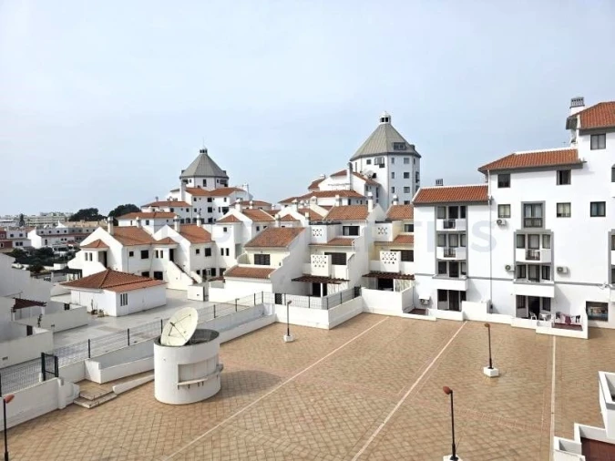 Apartamento T2 para Venda em Quarteira Foto 5