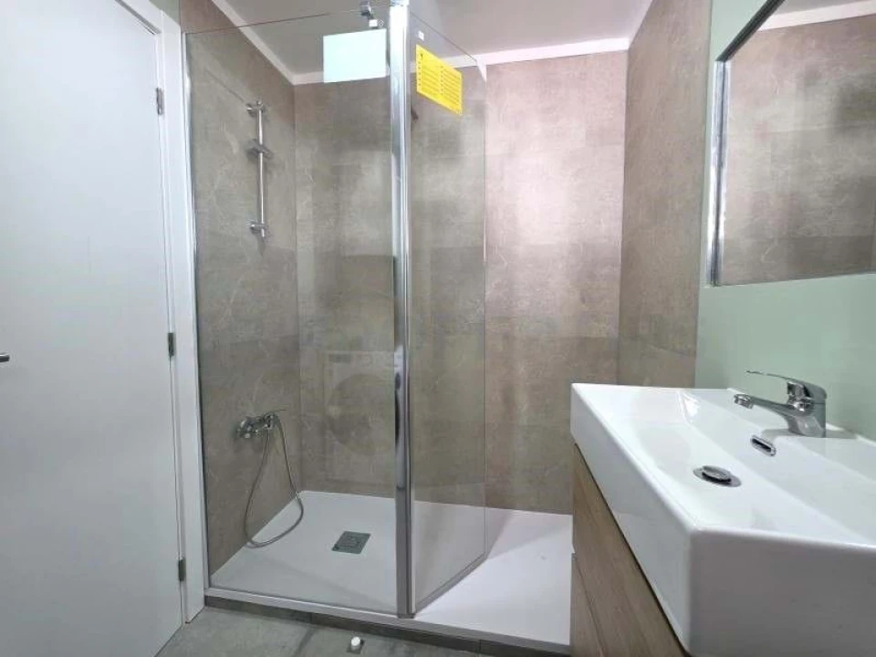 Apartamento T2 para Venda em Quarteira Foto 20