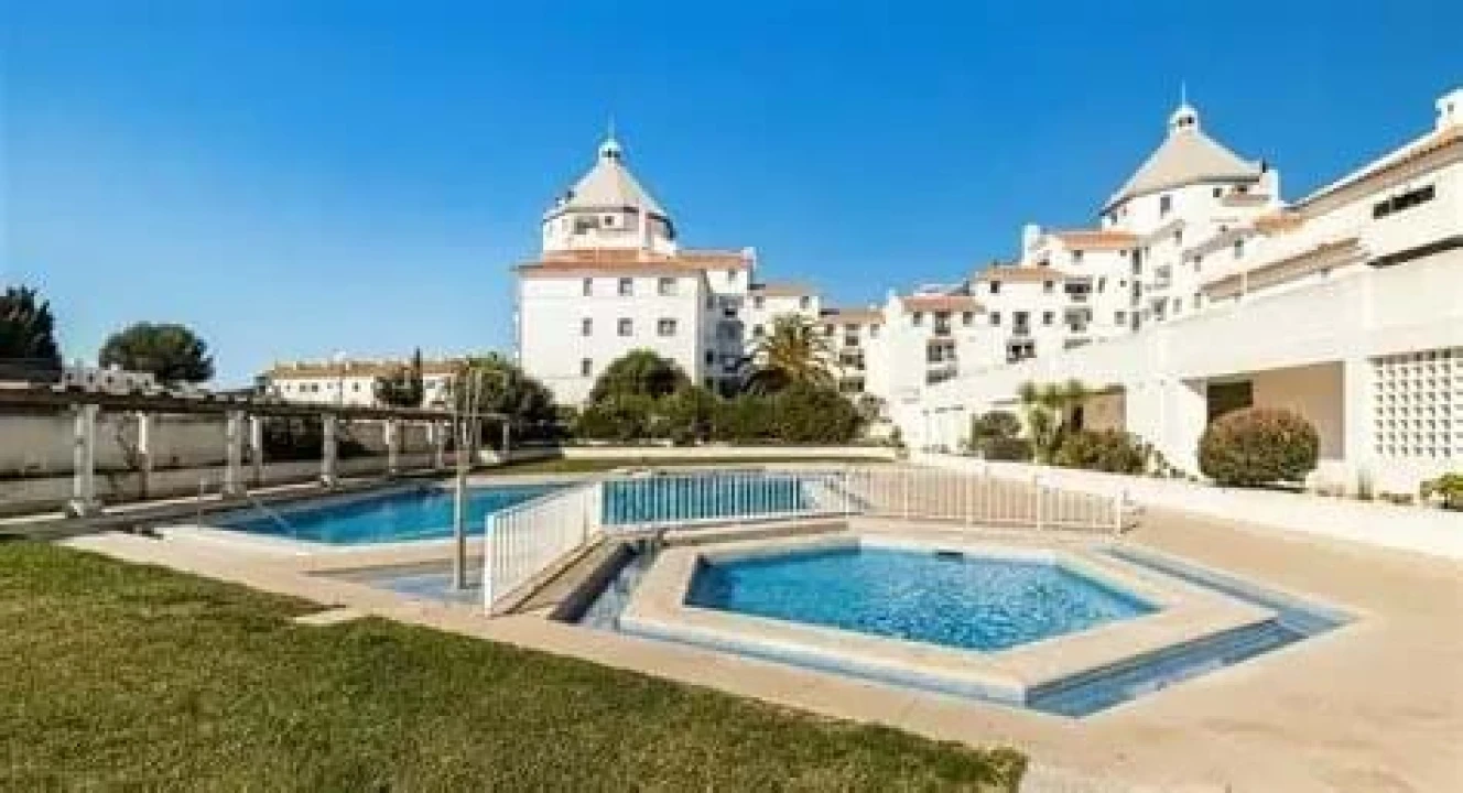 Apartamento T2 para Venda em Quarteira Foto 6