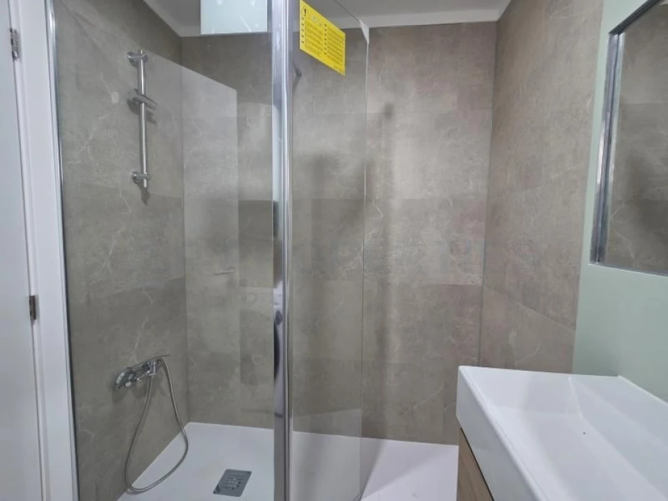 Apartamento T2 para Venda em Quarteira Foto 21