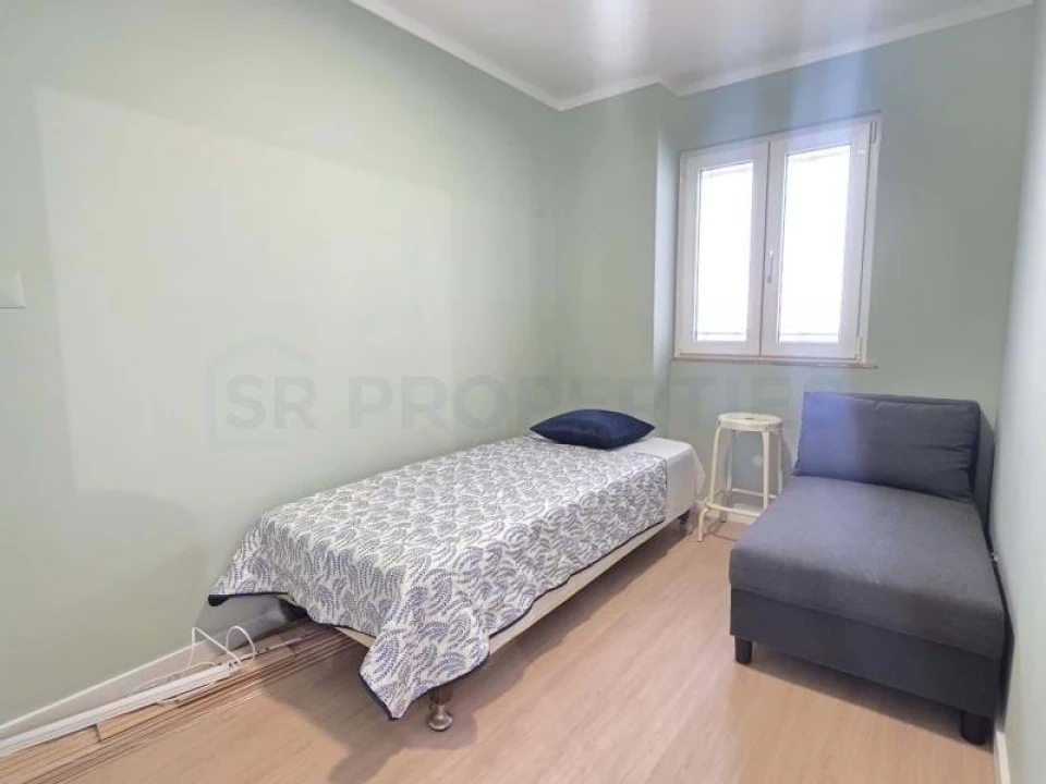 Apartamento T2 para Venda em Quarteira Foto 4