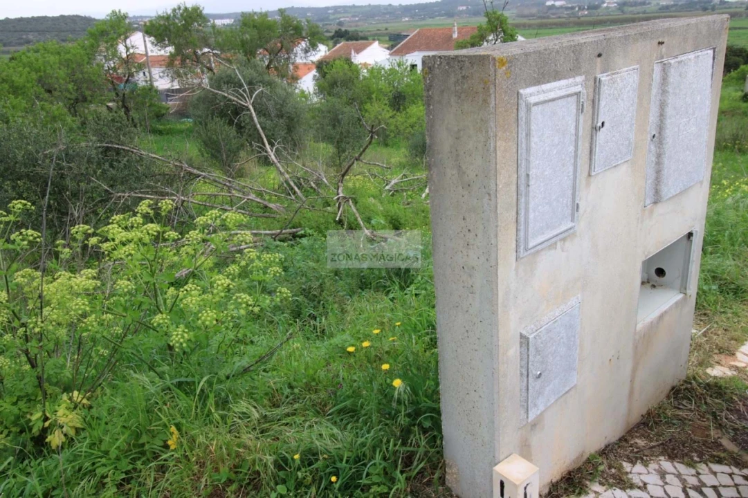 Terreno para Venda em Lagos (São Sebastião e Santa Maria) Foto 1