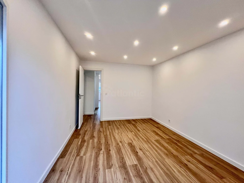 Apartamento T2 para Venda em Camarate, Unhos e Apelação Foto 13
