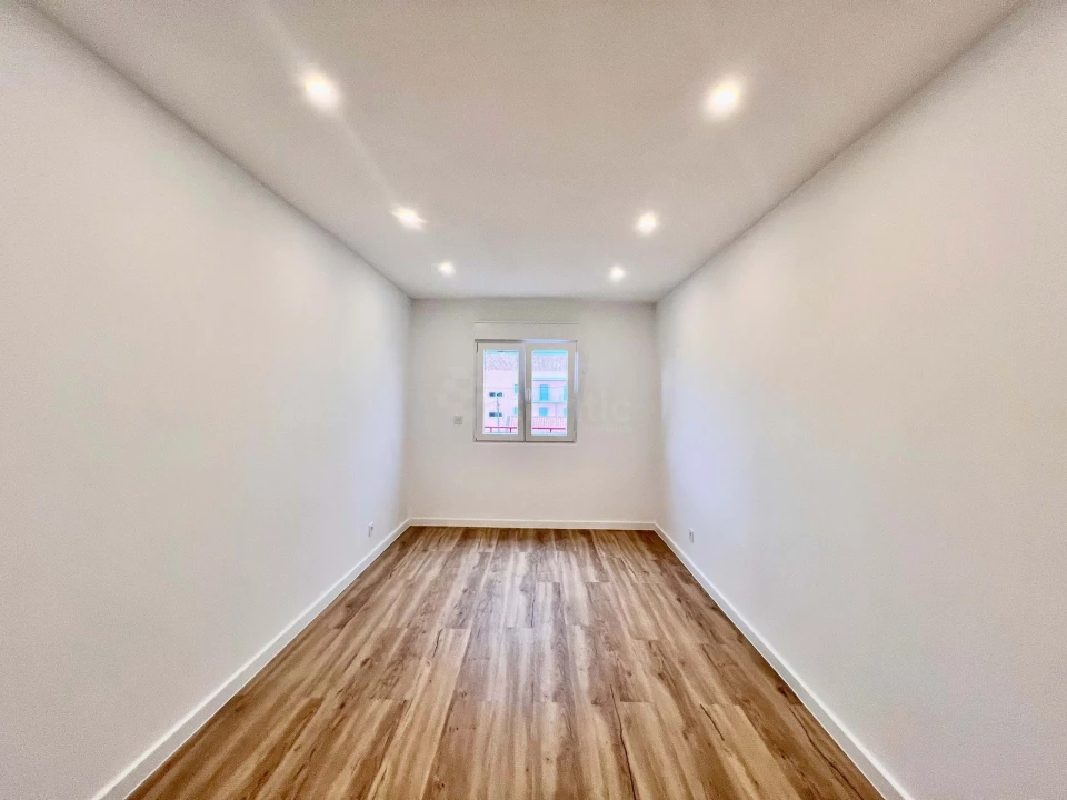 Apartamento T2 para Venda em Camarate, Unhos e Apelação Foto 16