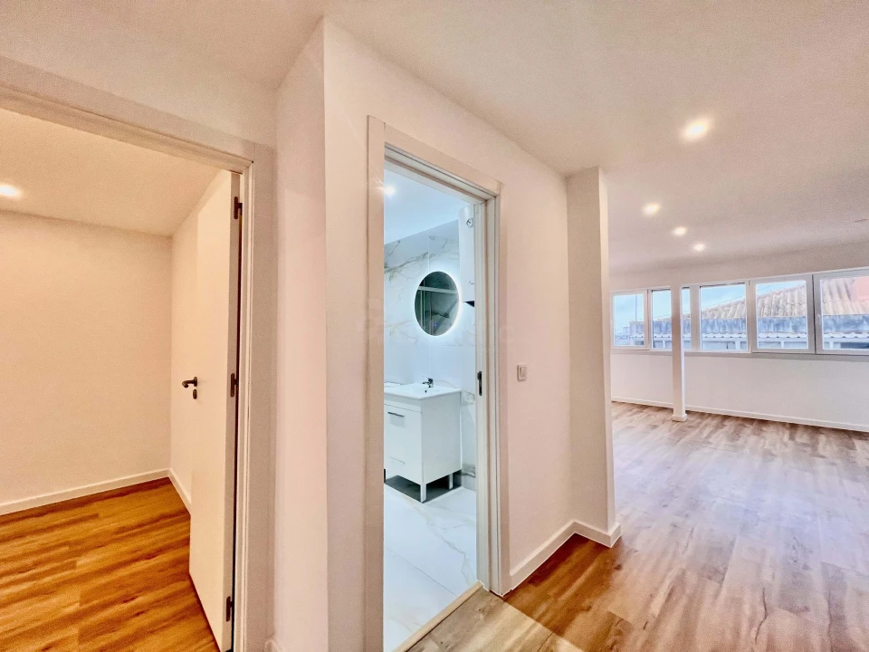 Apartamento T2 para Venda em Camarate, Unhos e Apelação Foto 18