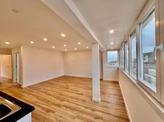 Apartamento T2 para Venda em Camarate, Unhos e Apelação Foto 3