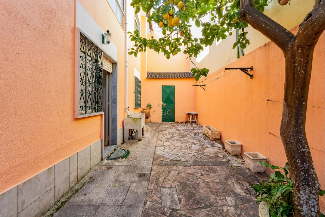 Moradia T4 para Venda em Santa Iria de Azoia, São João da Talha e Bobadela Foto 4