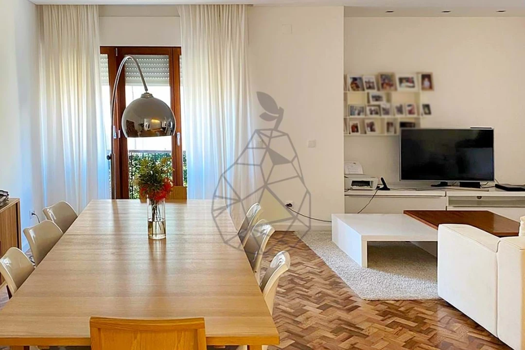 Apartamento T4 para Venda em Portimão Foto 5