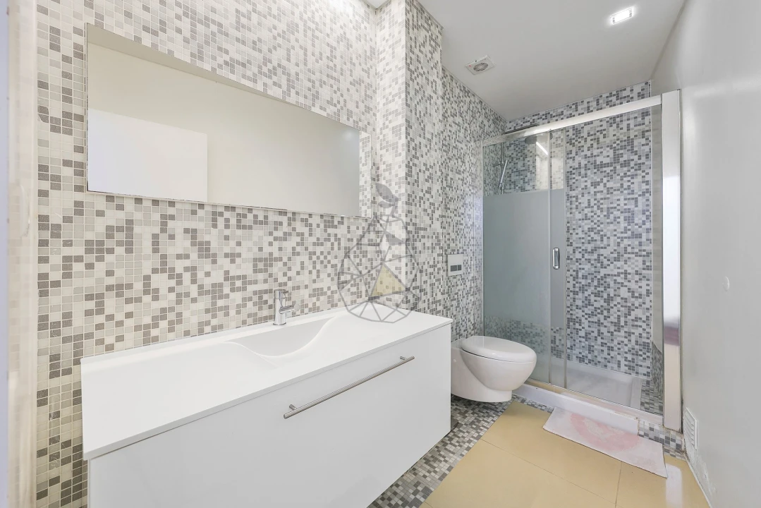 Apartamento T4 para Venda em Portimão Foto 24
