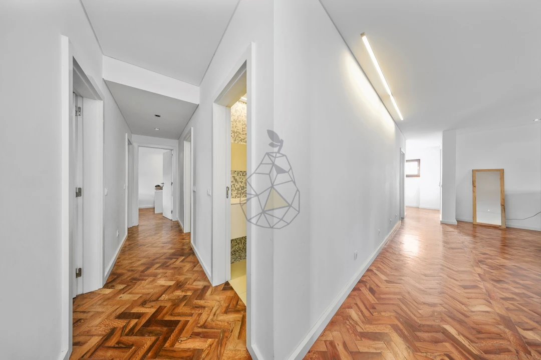 Apartamento T4 para Venda em Portimão Foto 40