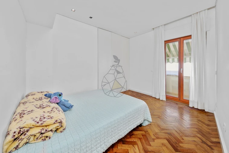Apartamento T4 para Venda em Portimão Foto 18