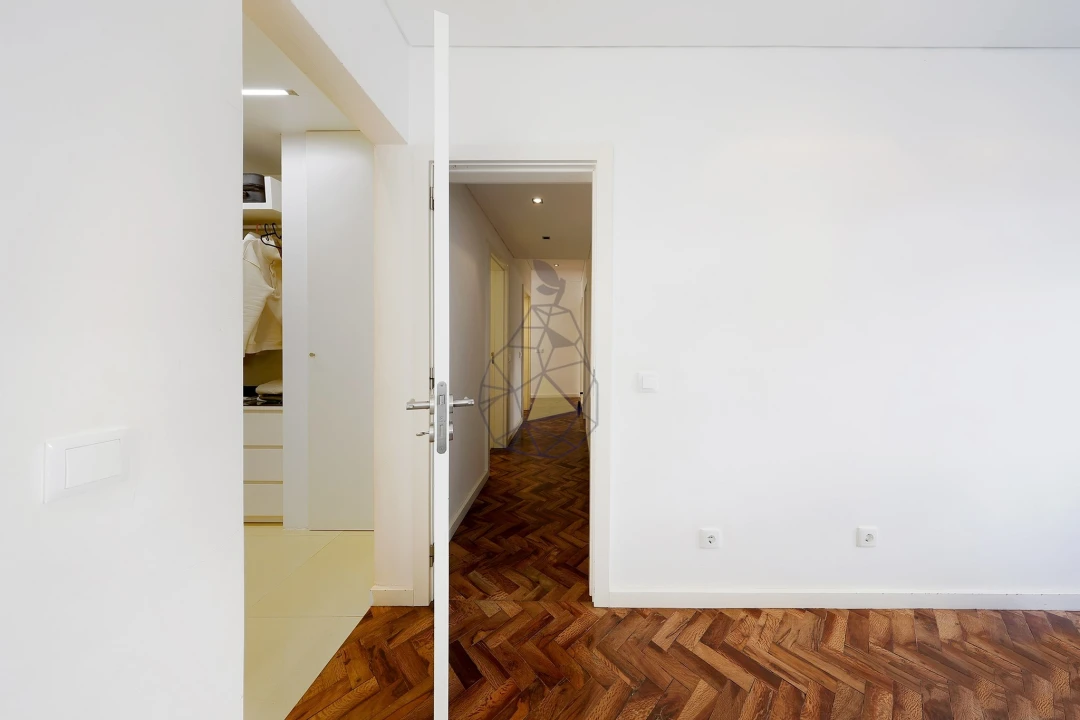 Apartamento T4 para Venda em Portimão Foto 38