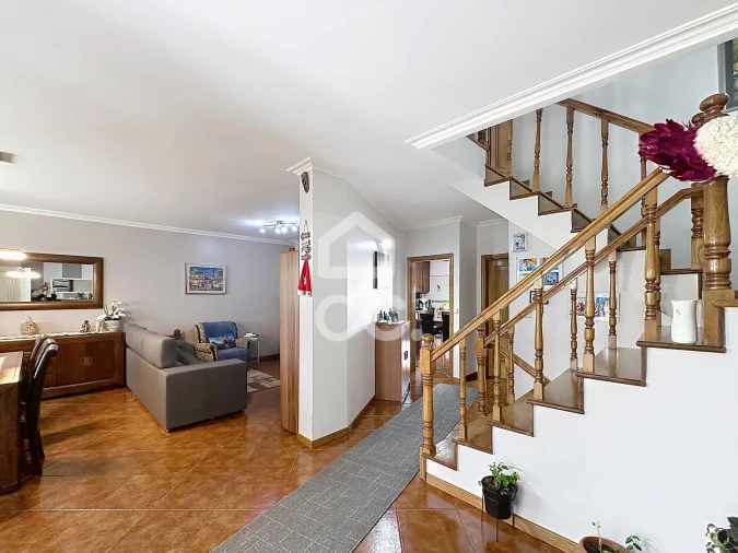 Moradia T4 para Venda em Santa Maria Maior Foto 7