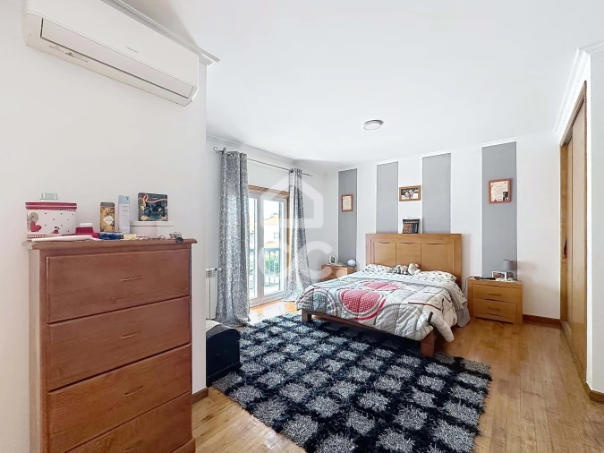 Moradia T4 para Venda em Santa Maria Maior Foto 17