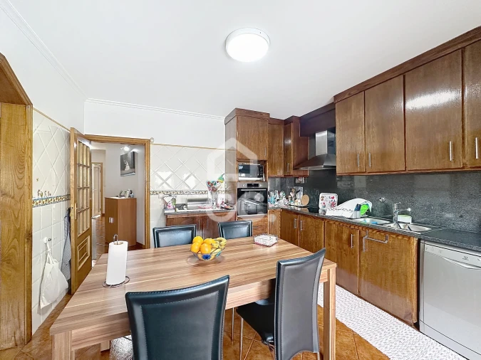 Moradia T4 para Venda em Santa Maria Maior Foto 4