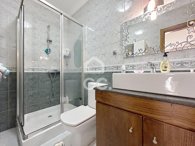 Moradia T4 para Venda em Santa Maria Maior Foto 18