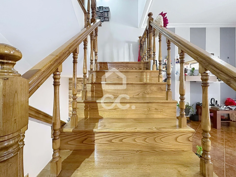 Moradia T4 para Venda em Santa Maria Maior Foto 9