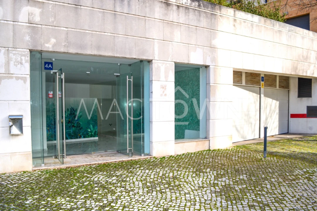 Loja para Venda em Parque das Nações Foto 2