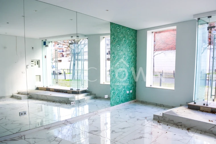 Loja para Venda em Parque das Nações Foto 8