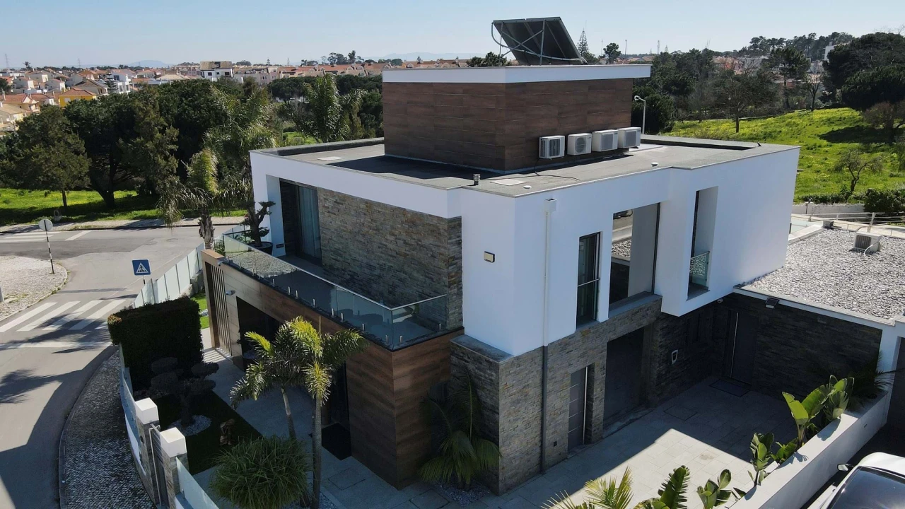 Moradia T4 para Venda em Charneca de Caparica e Sobreda Foto 32