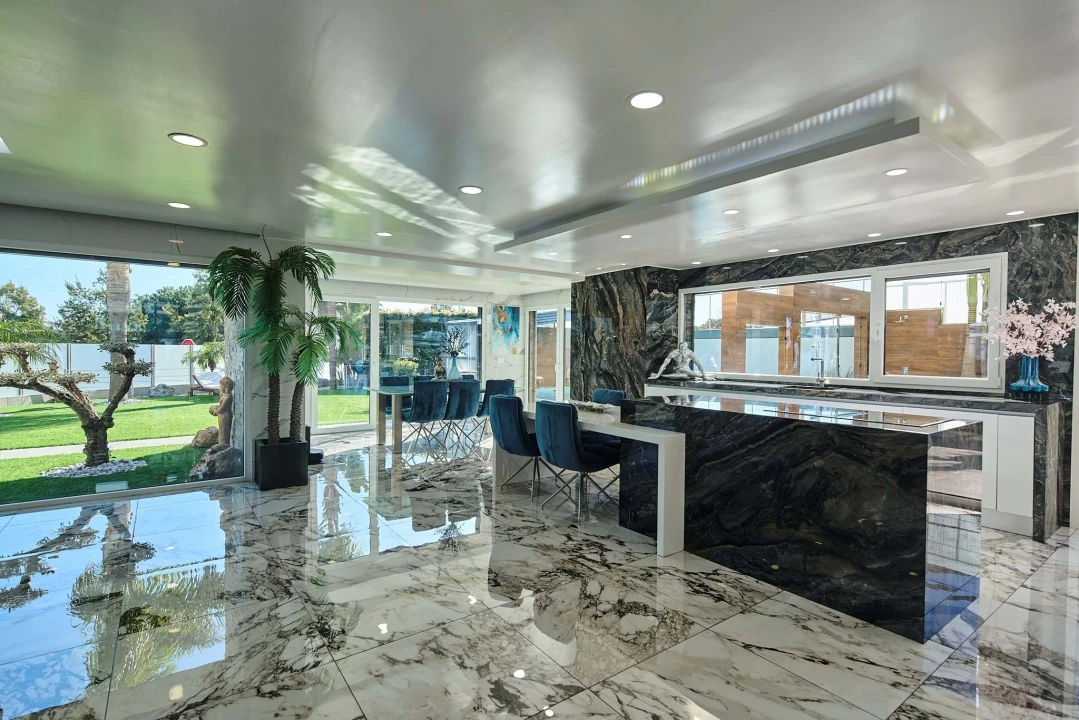 Moradia T4 para Venda em Charneca de Caparica e Sobreda Foto 5